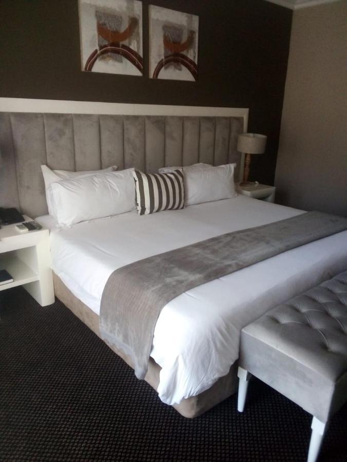 Ruby Stone Boutique Hotel ポロクワネ エクステリア 写真
