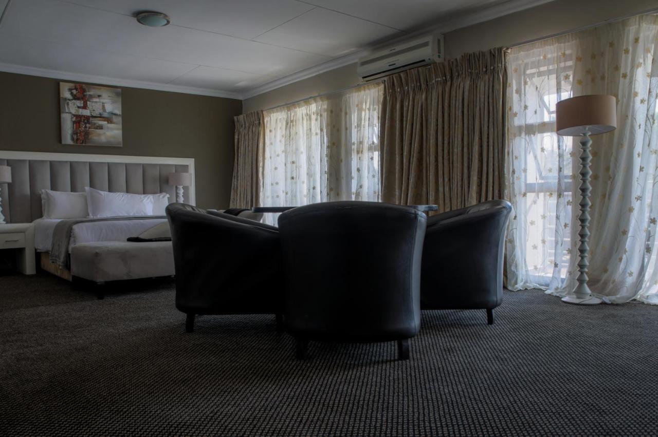 Ruby Stone Boutique Hotel ポロクワネ エクステリア 写真