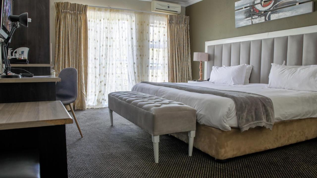 Ruby Stone Boutique Hotel ポロクワネ エクステリア 写真